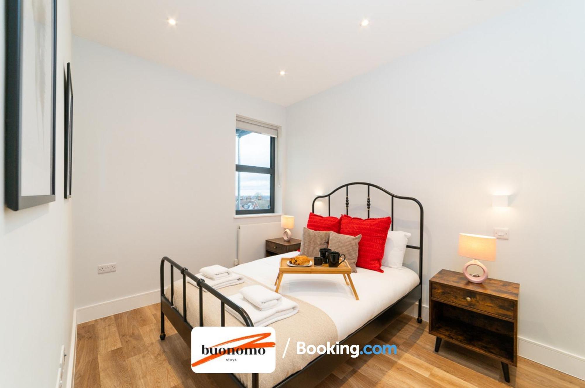 Two Bedroom Apartment At Buonomo Stays Short Lets & Serviced Accommodation Close To Wimbledon Tennis Courts Лондон Экстерьер фото