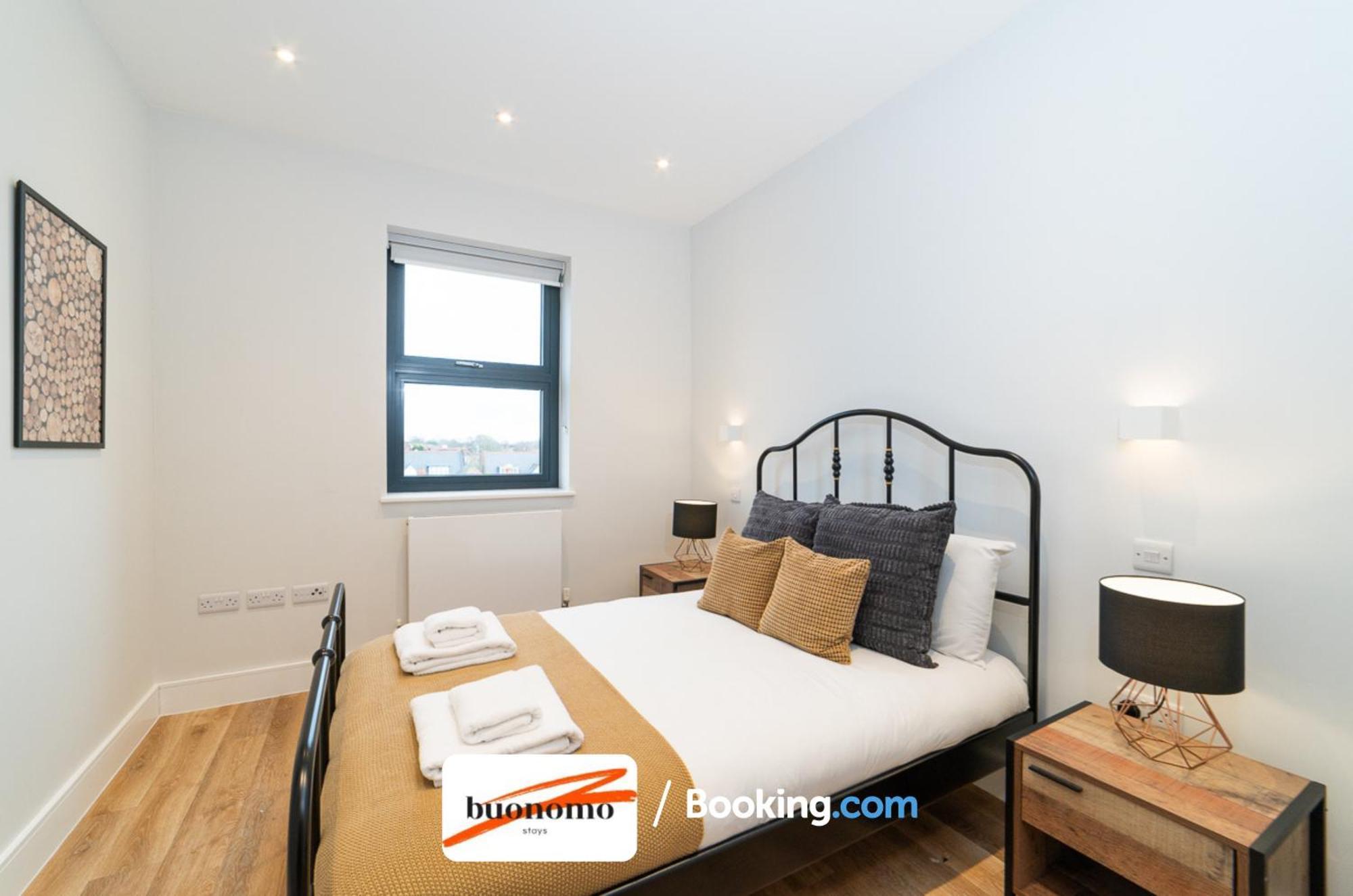 Two Bedroom Apartment At Buonomo Stays Short Lets & Serviced Accommodation Close To Wimbledon Tennis Courts Лондон Экстерьер фото