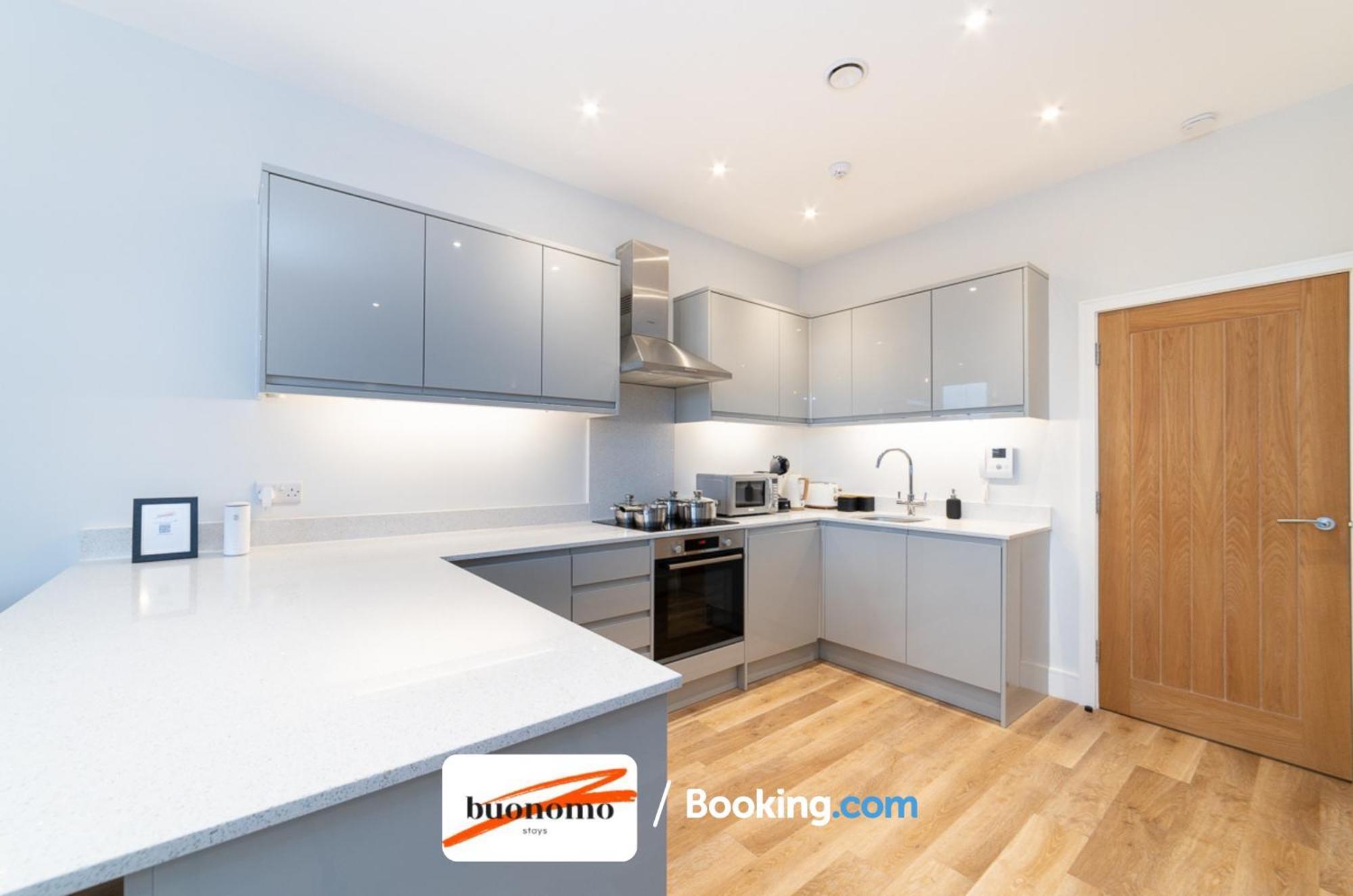 Two Bedroom Apartment At Buonomo Stays Short Lets & Serviced Accommodation Close To Wimbledon Tennis Courts Лондон Экстерьер фото